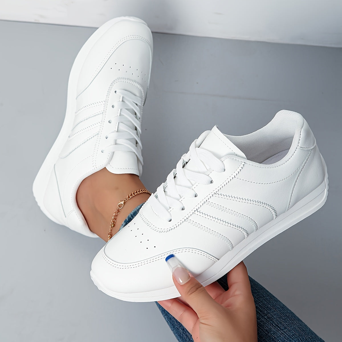 CoastLane Lässige weiße Court-Sneakers