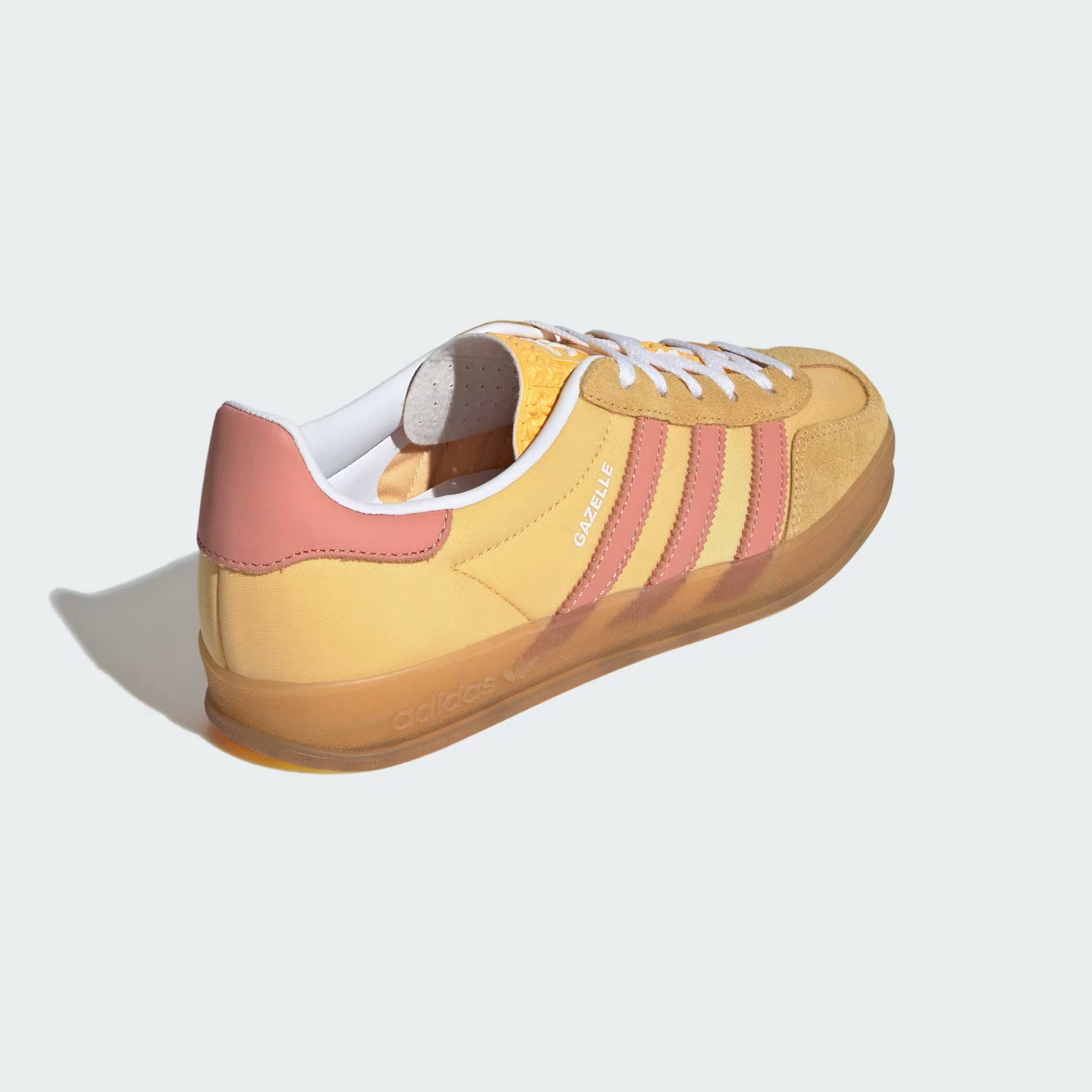 Gazelle Indoor (Semi Spark / Wonder Clay / Cloud White)