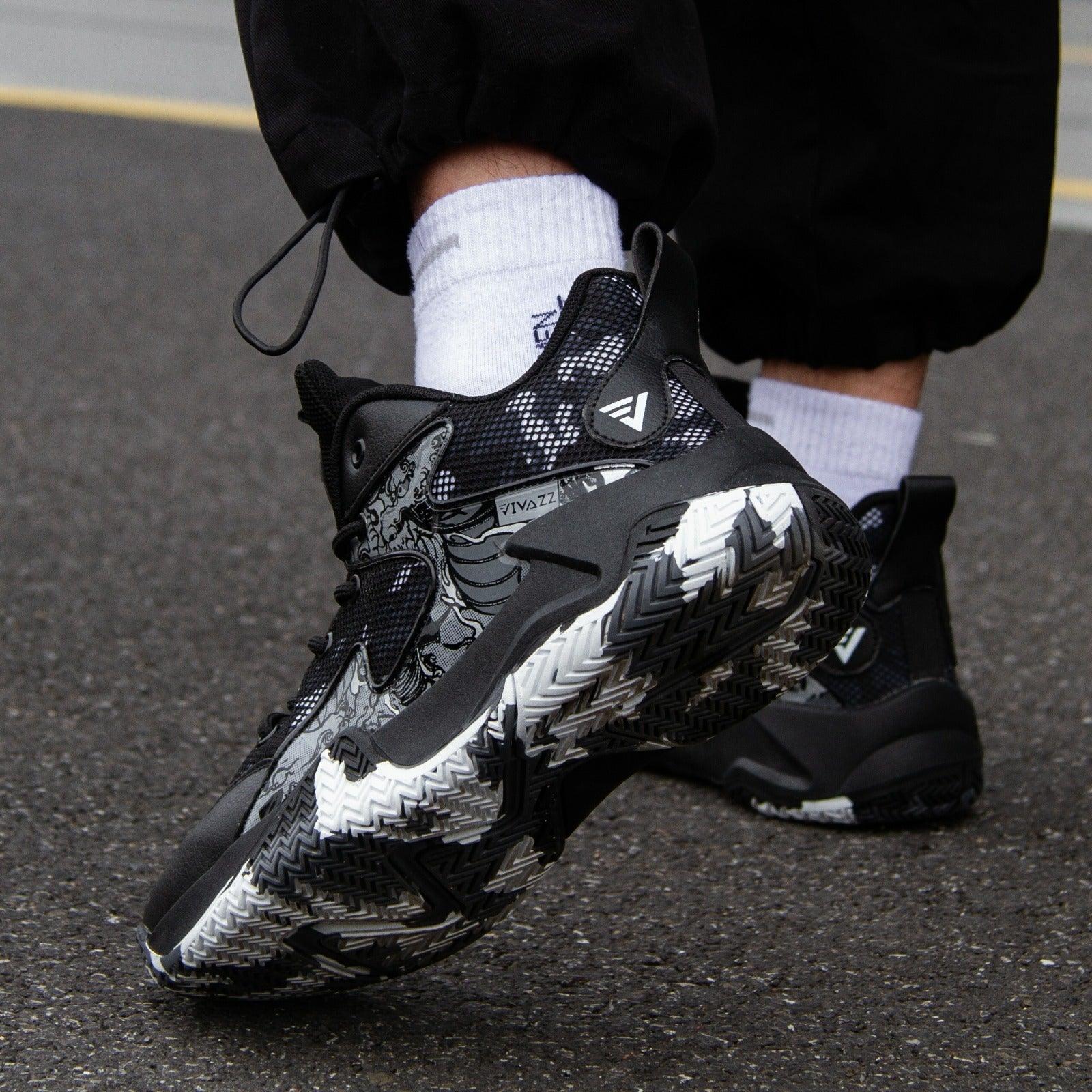Komplett schwarze Basketball- und Volleyballschuhe - Unisex