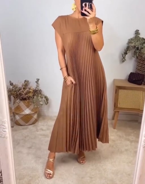 Ärmelloses Faltenkleid