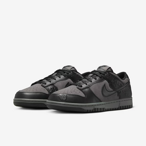 Dunk Low Black Roses