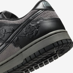 Dunk Low Black Roses