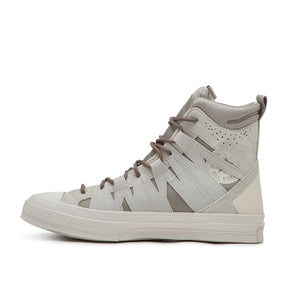 High-Top Classic Sneakers in Beige - Klima-Eskapismus