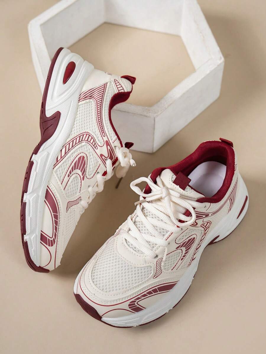 Erhöhte Sneaker mit Keilabsatz