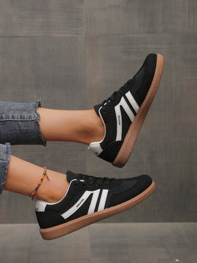 Camden Court Schwarze Gummi-Sneakers