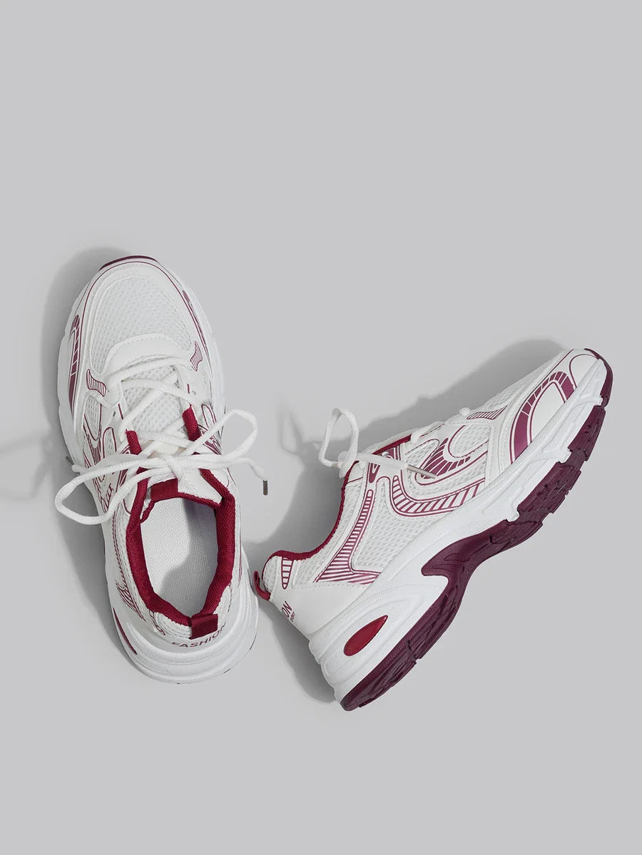 Erhöhte Sneaker mit Keilabsatz