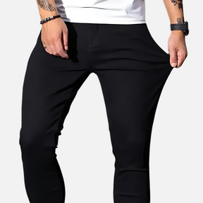 Schwarze, leichte Stretch-Jeans