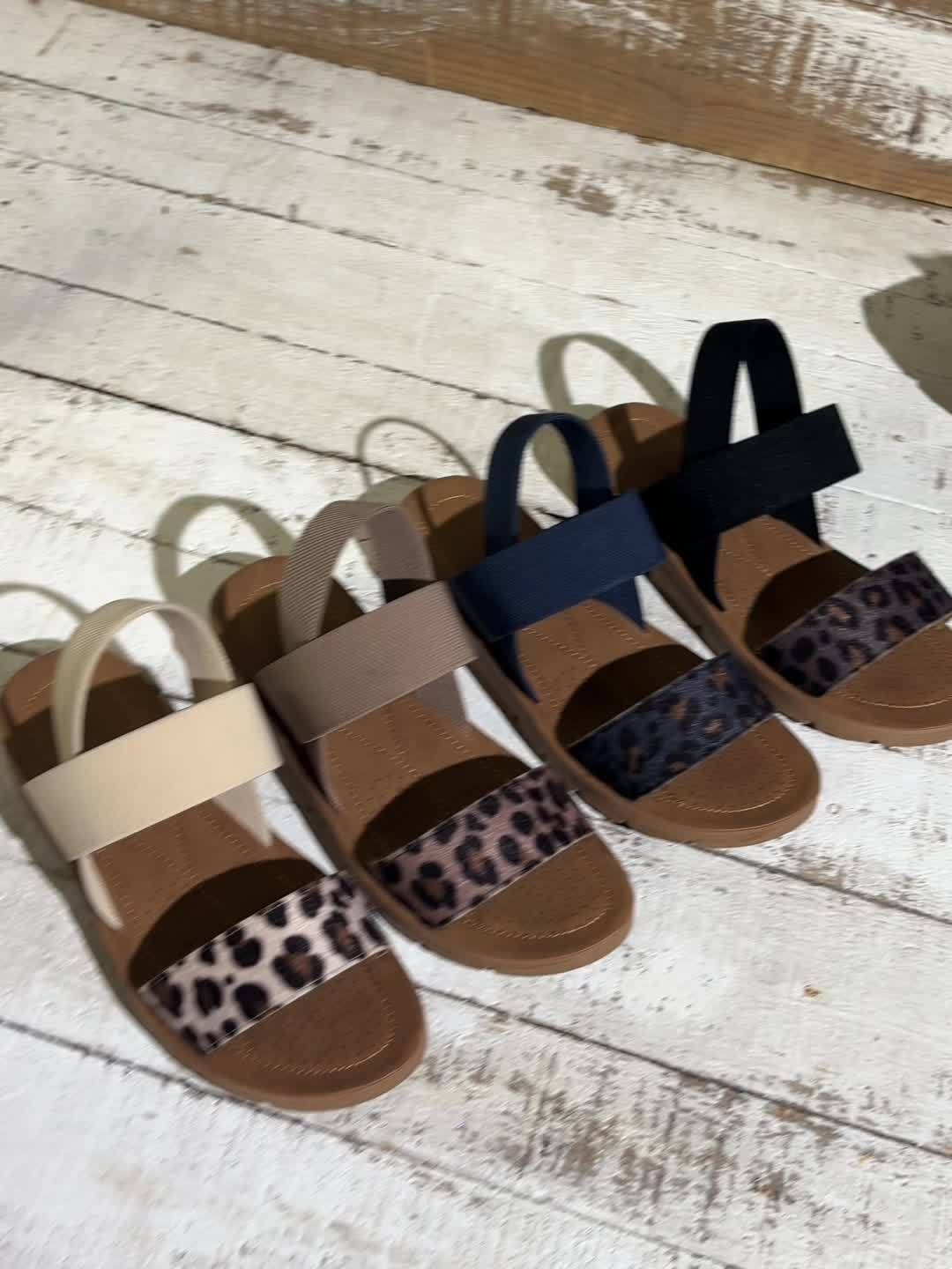 Leopardriemen-Komfortsandalen