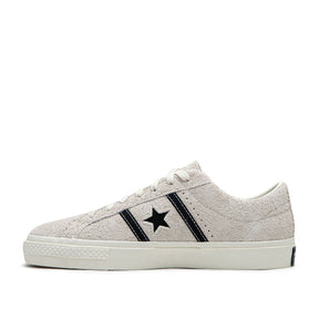 One Star Academy Pro Suede Sneakers (Creme / Schwarz)
