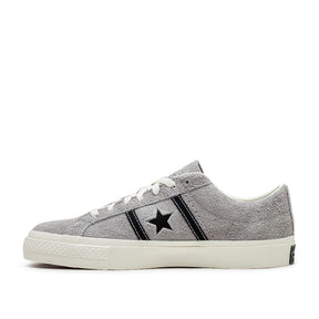 One Star Academy Pro Suede Sneakers (Creme / Schwarz)