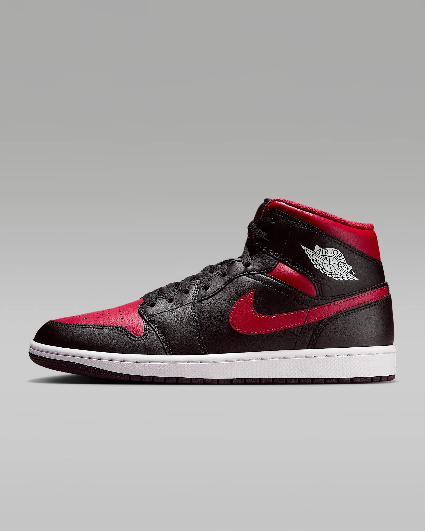 AJ1 Mid (Schwarz/Summit Weiß/Varsity Rot)