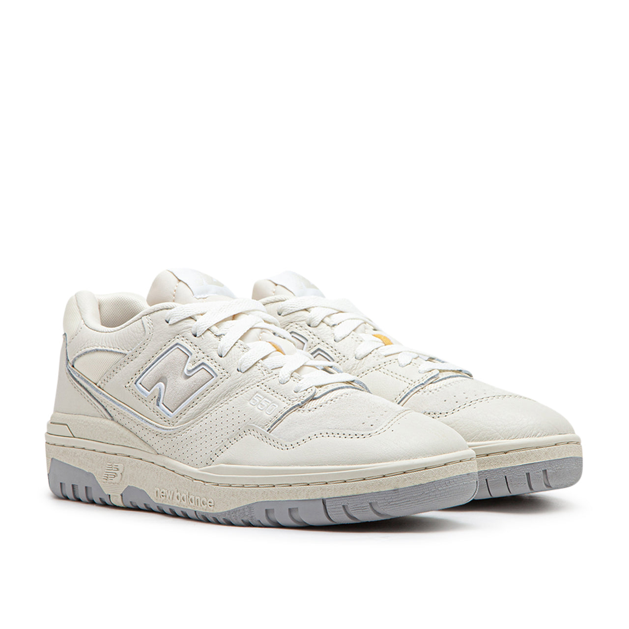 BB550PWD Sneakers (Creme)