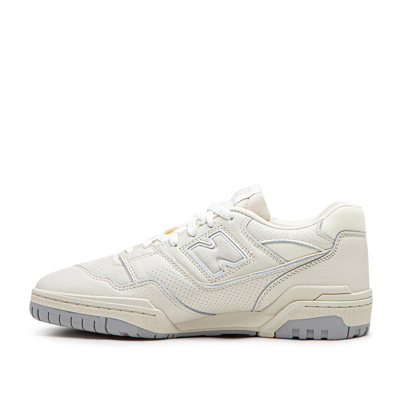 BB550PWD Sneakers (Creme)
