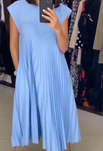 Ärmelloses Faltenkleid