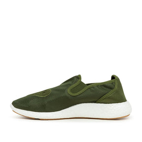 Kollaborative Pure Slip-On Sneakers (Olive / Weiß)