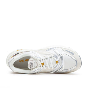 Premier Road Plus VI Sneakers (Beige / Orange)