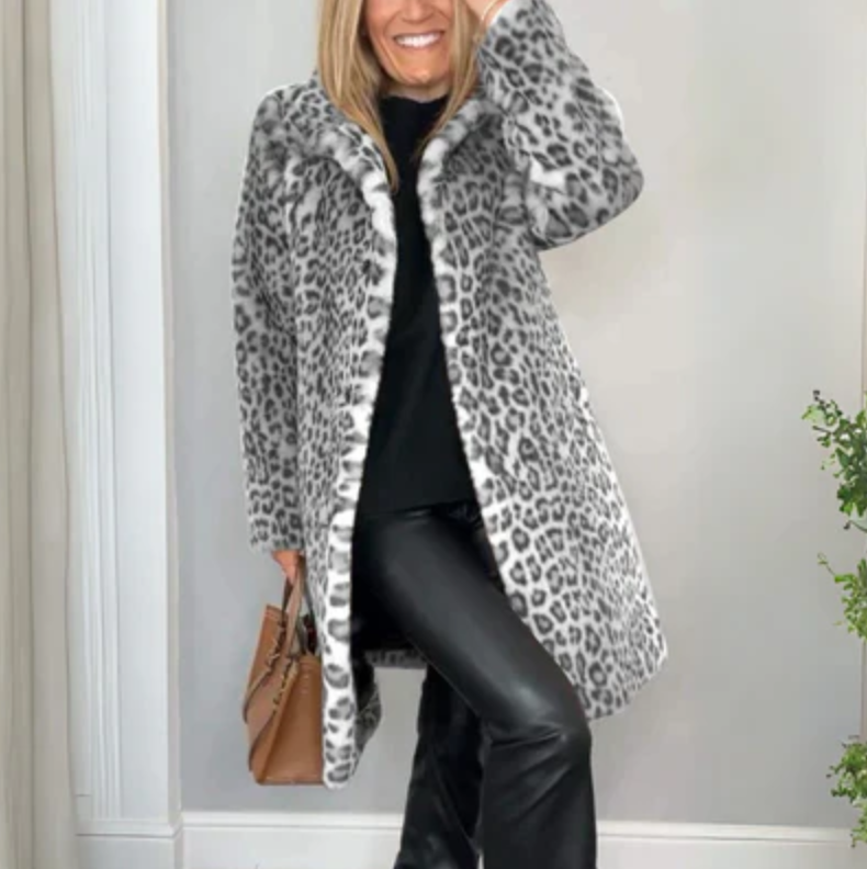Leopardenfellmantel
