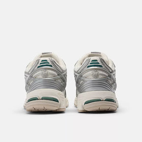 U1906RCE (Silver Metallic / Sea Salt / New Spruce)
