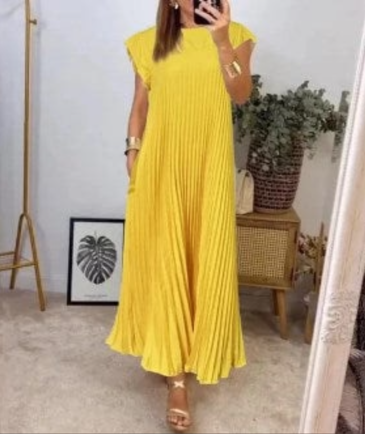 Ärmelloses Faltenkleid